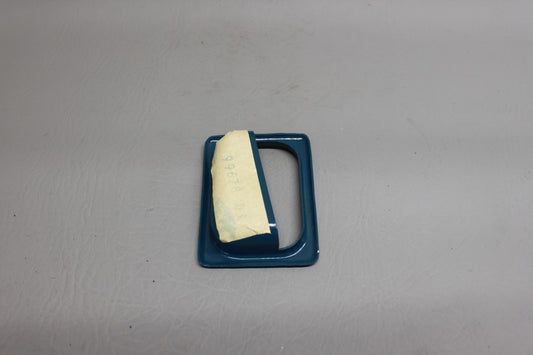 99678-002 Piper Cover
