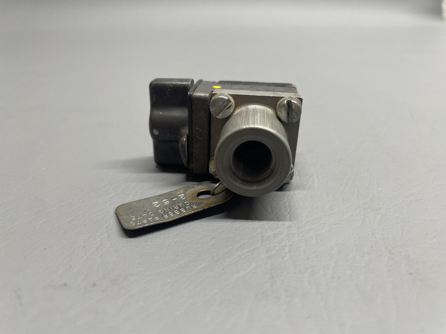 Fuel Drain Valve Assy P/N 49F9798-58