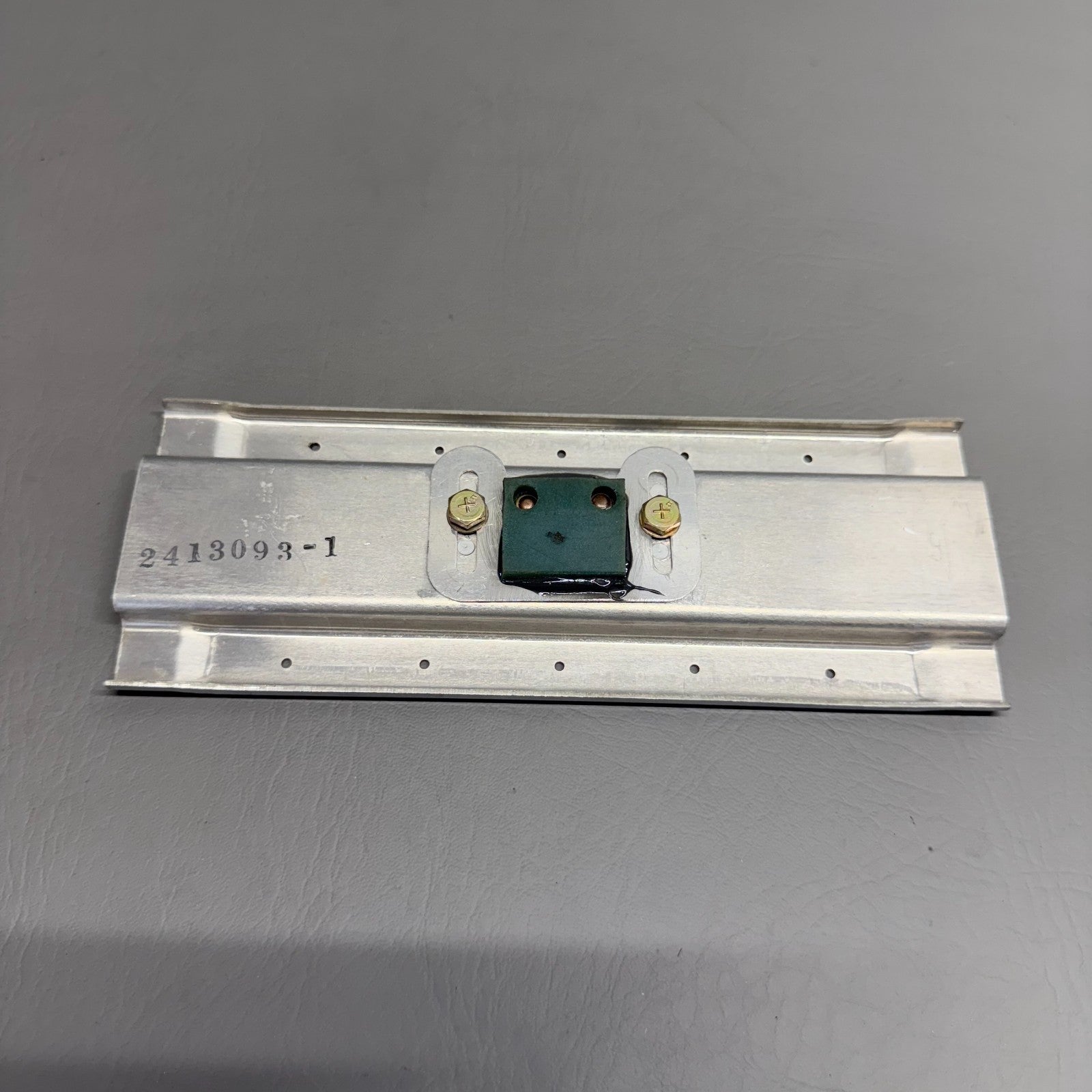2413093-1 Cessna Stop Assembly