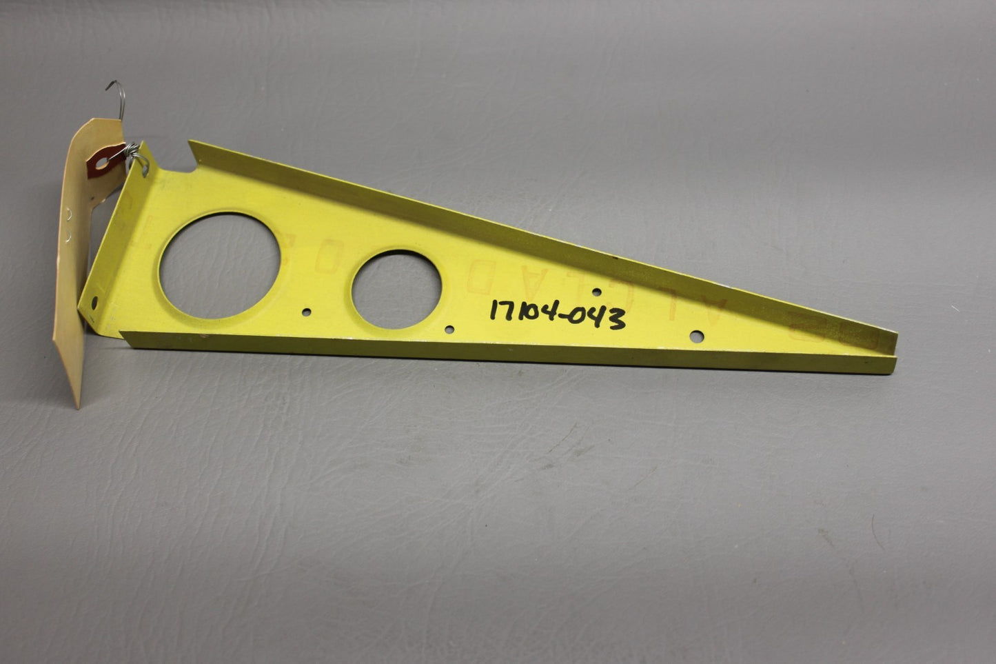 25394-000 Piper Flap Rib