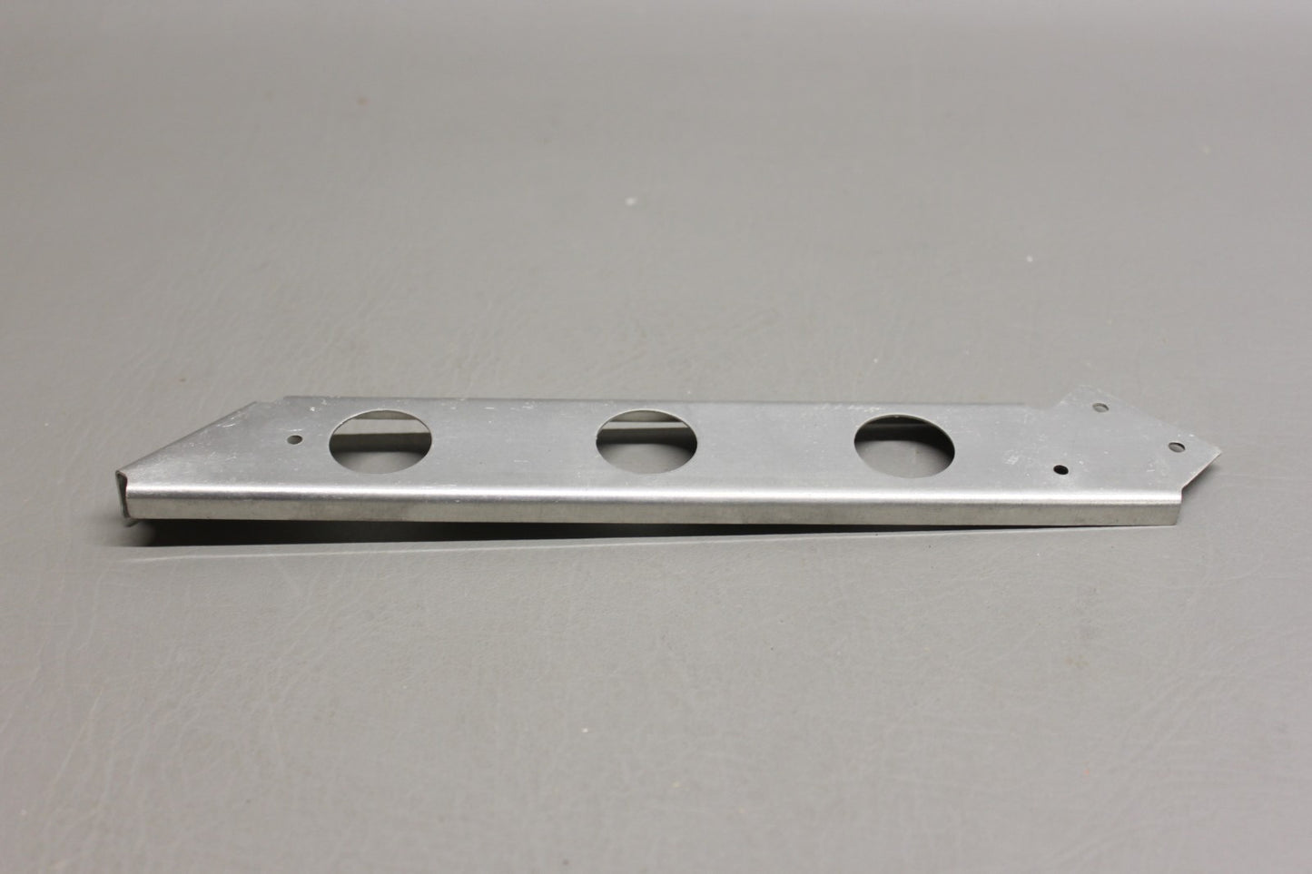 1457005-3 Cessna Baffle Bracket Support