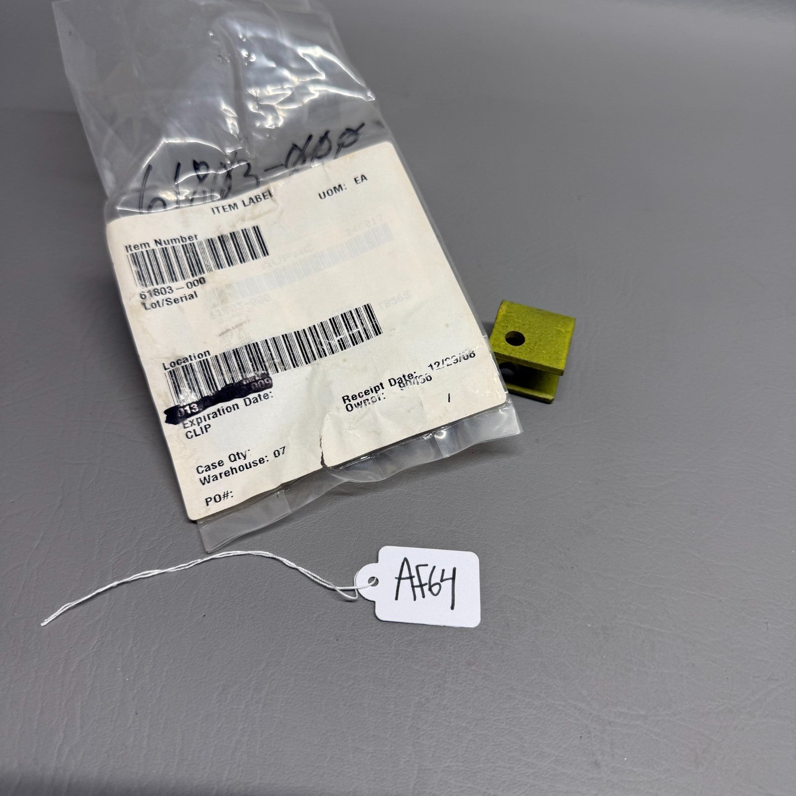 61803-000 Aircraft Clip