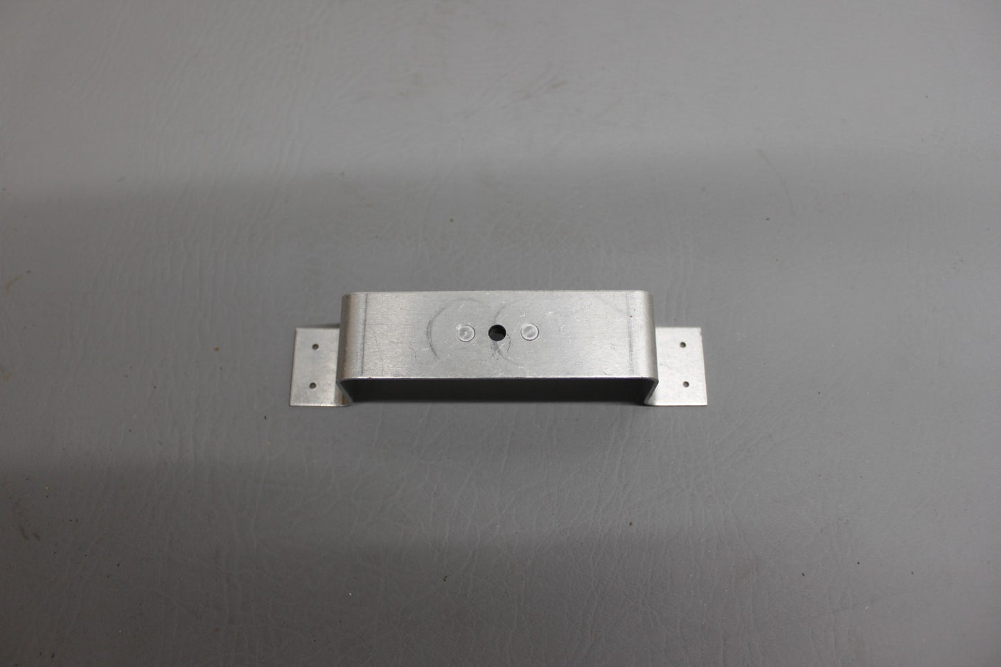 67853-000 Piper Bracket