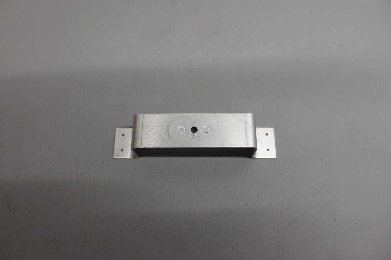 67853-000 Piper Bracket