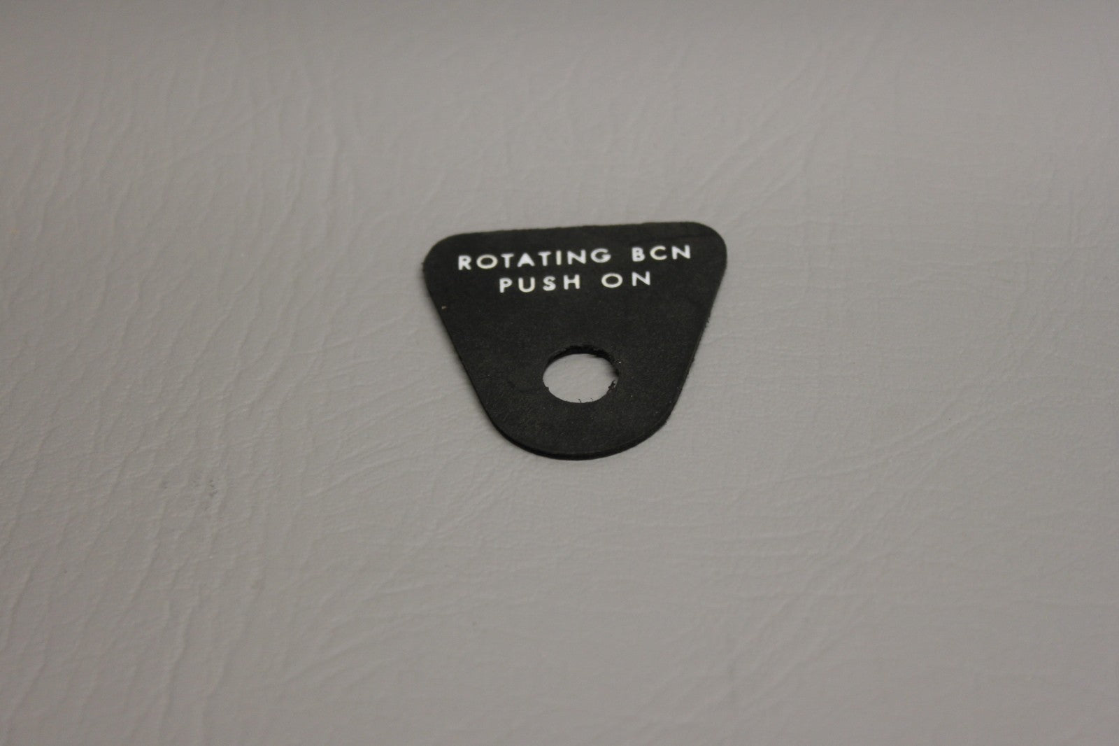 0513153-3 Cessna Placard
