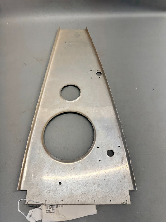 67068-000 Piper Rib