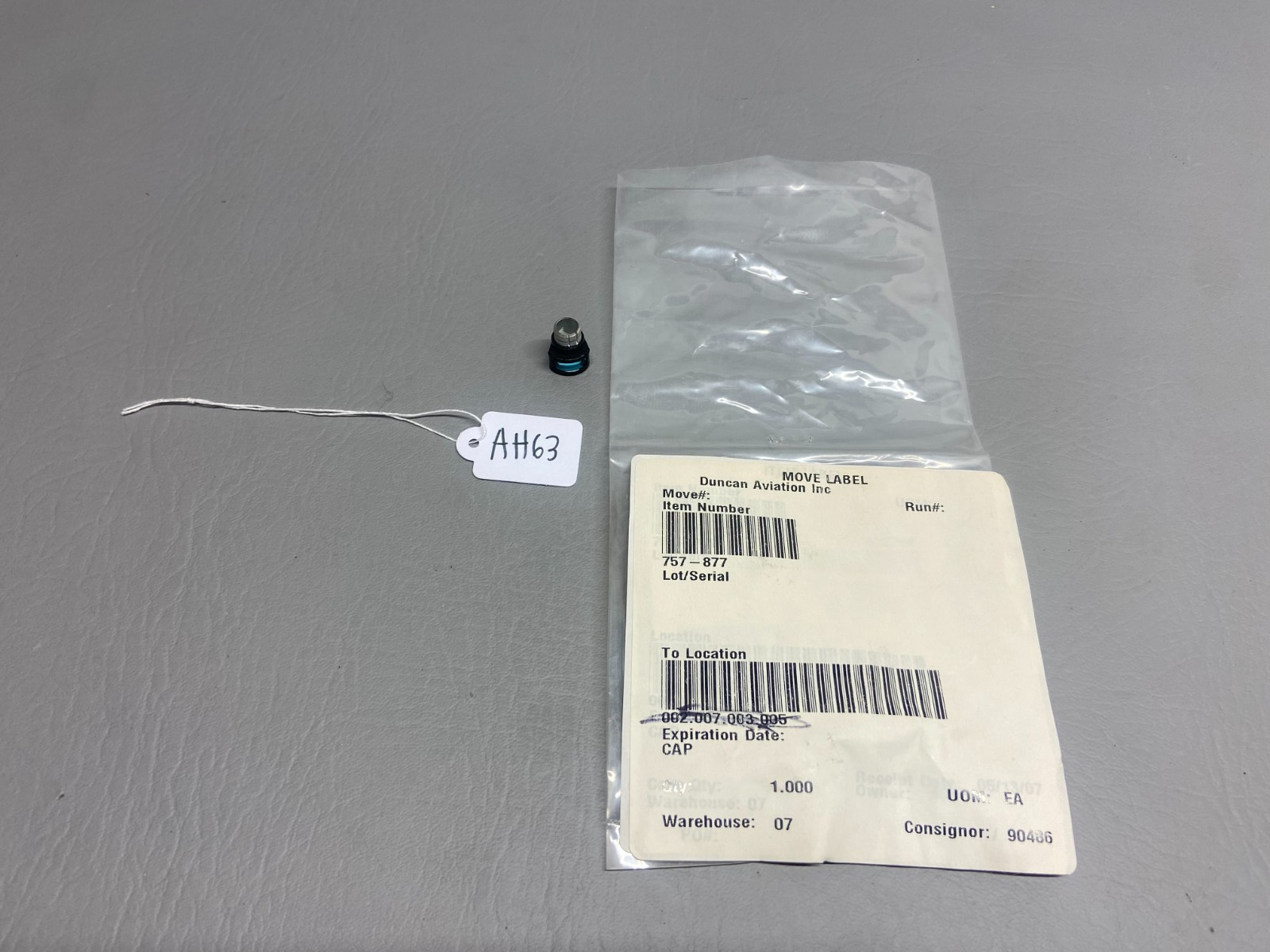 757-877 Piper Post Light Cap