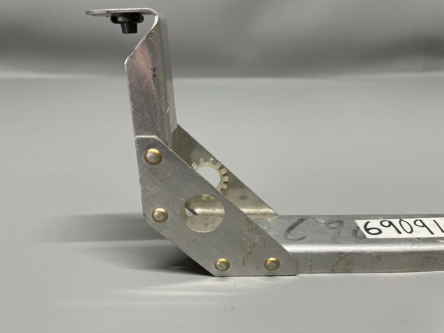 69094-02 Aircraft Bracket
