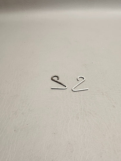 0411686 Cessna Clips (Set of 2)