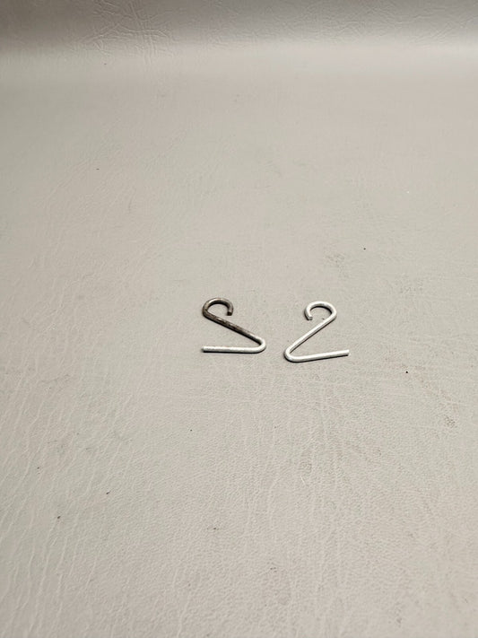 0411686 Cessna Clips (Set of 2)