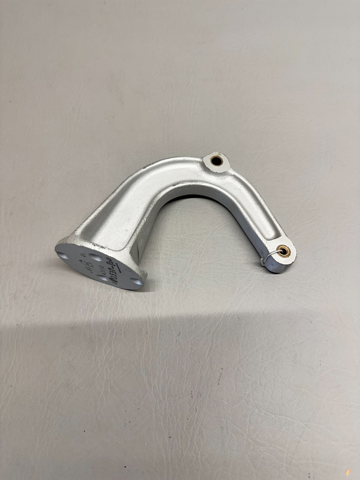 0843538-800 Cessna Nose Gear Door Hinge