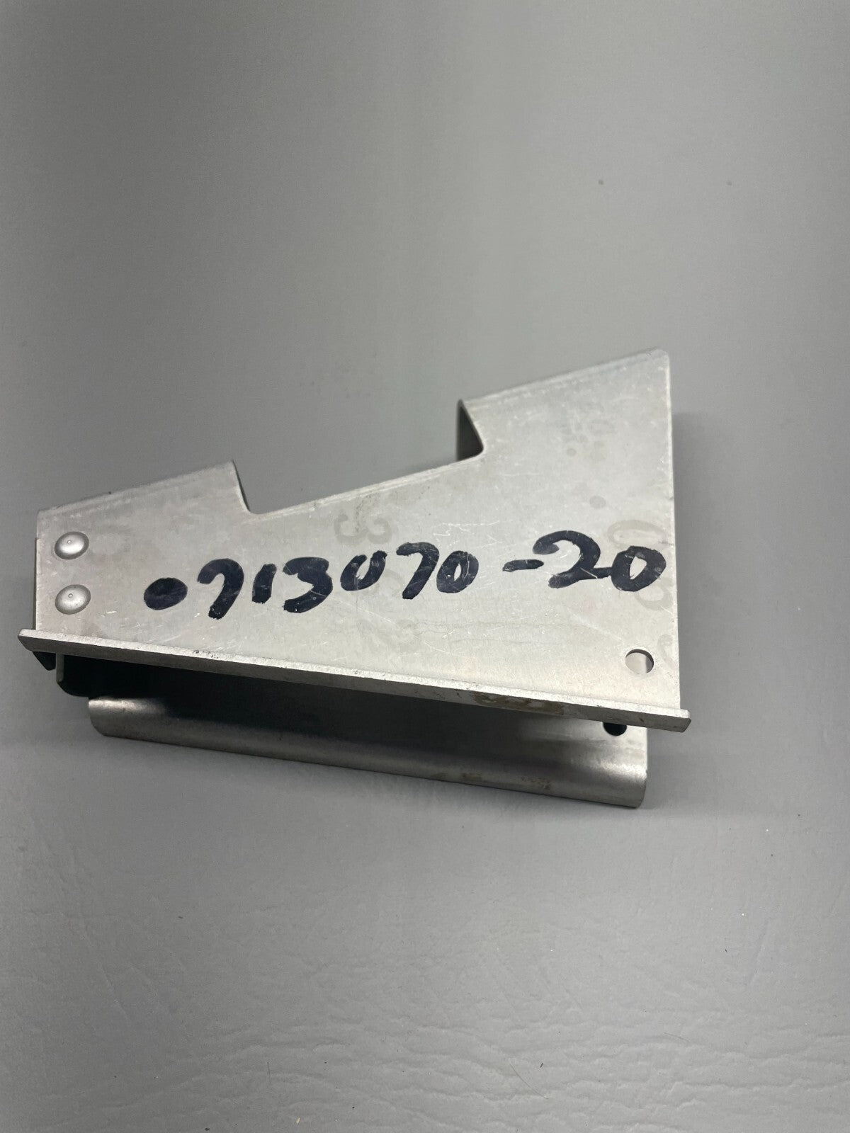 Cessna 172/180/182 Parking Brake Bracket P/N 0713070-20 (NEW)