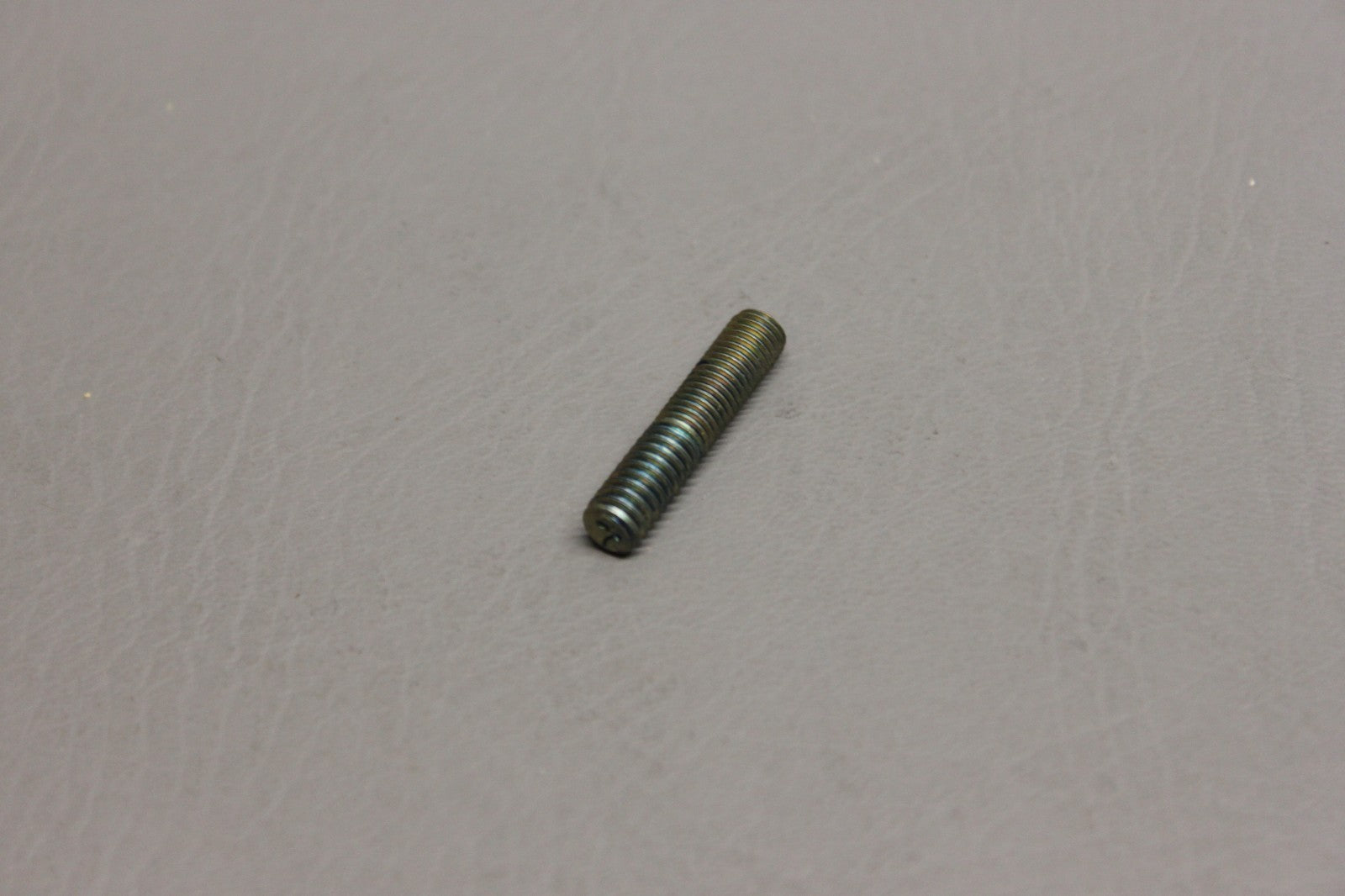 401893P007 TCM Stud
