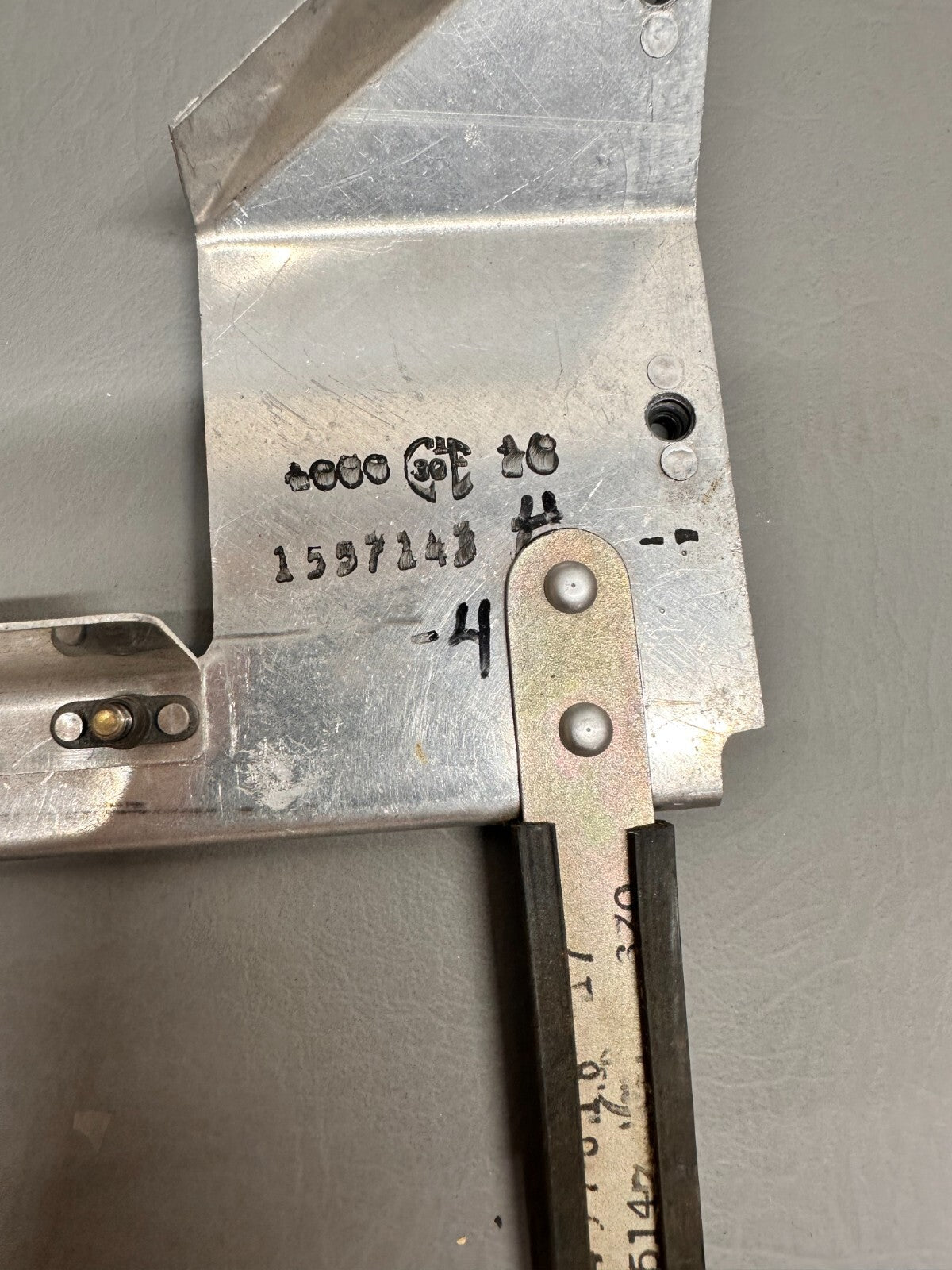 1557143-4 Cessna Baffle Assy