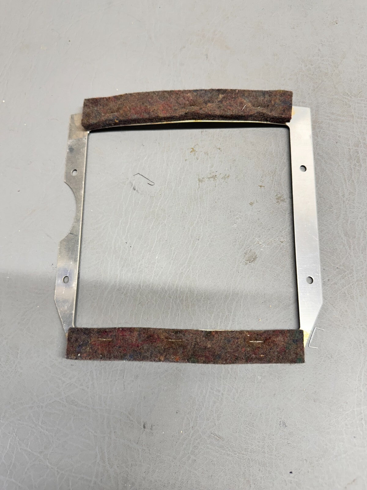 67829-003 Piper Felt Seal