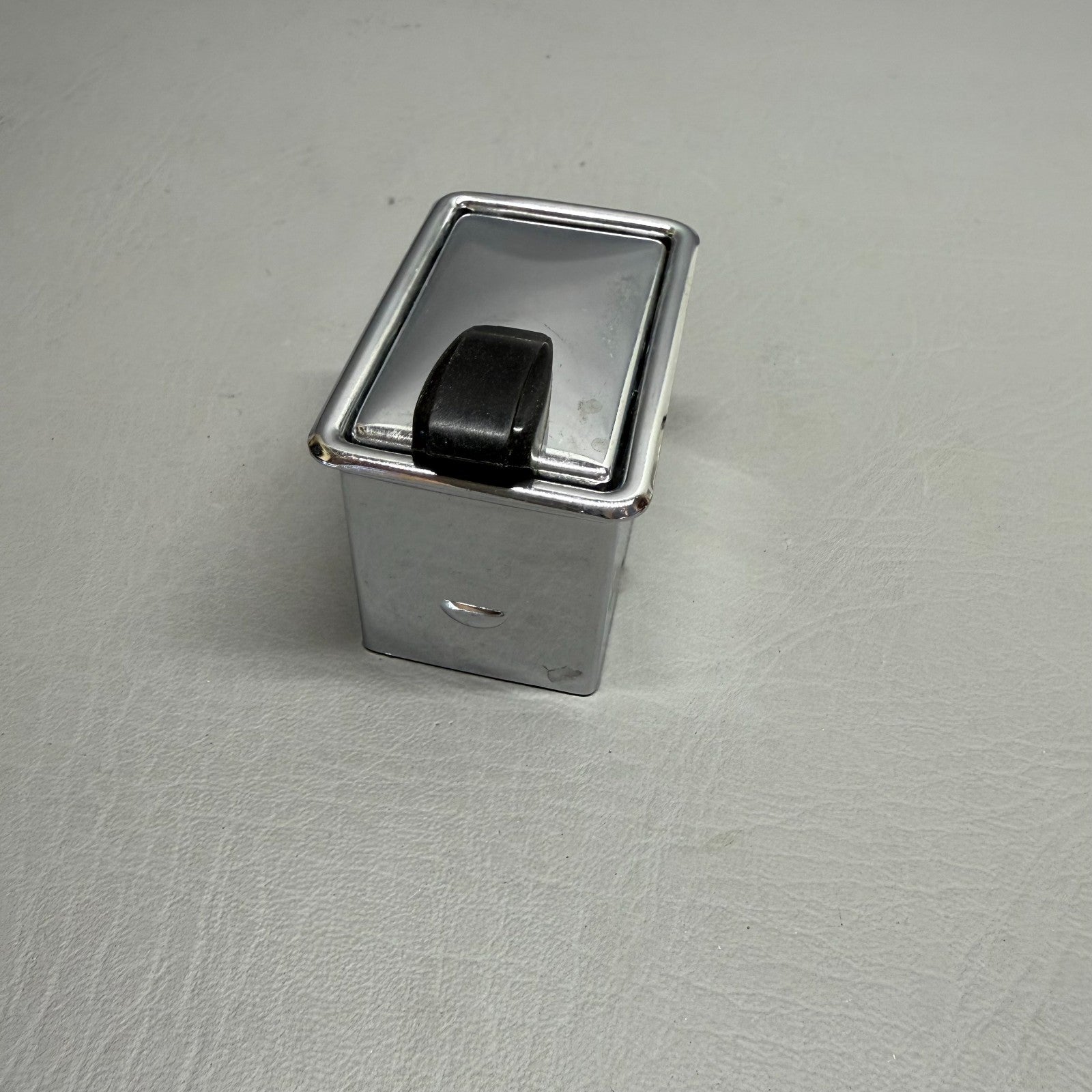 489-389 Piper Ashtray