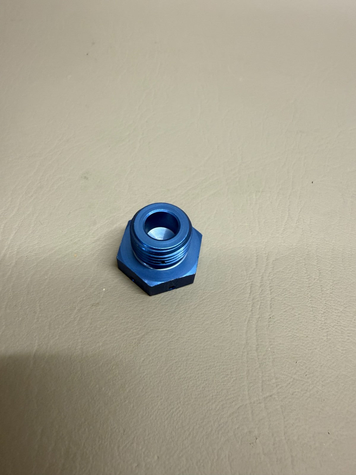 400231-8 Cessna Plug