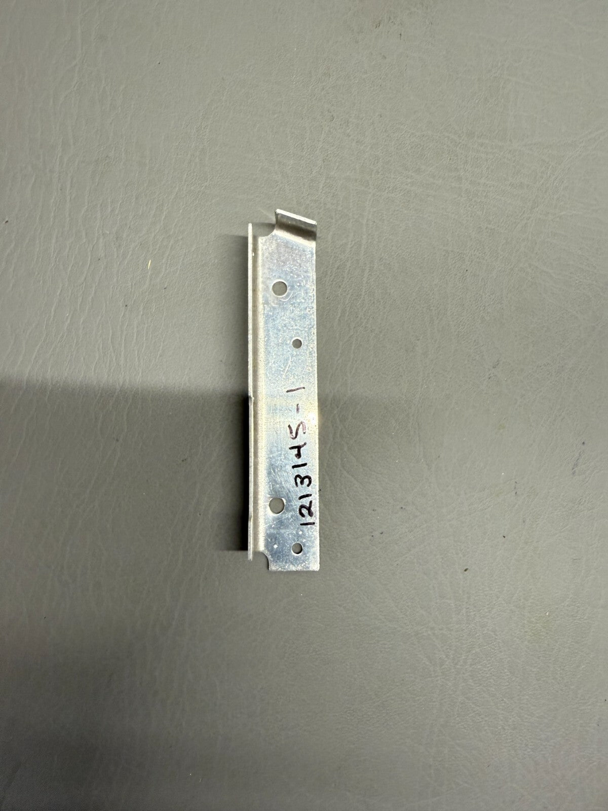 1213145-1 Cessna Bracket