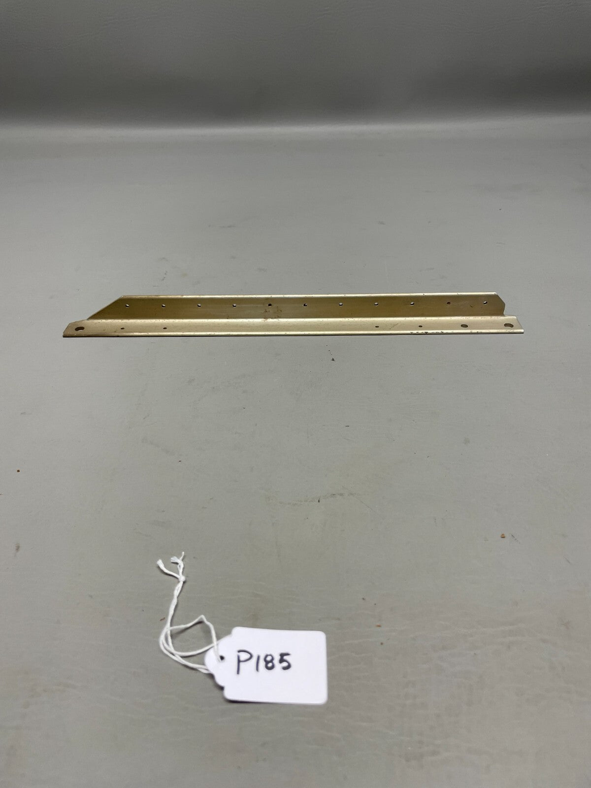 Cessna Angle P/N 1712108-3