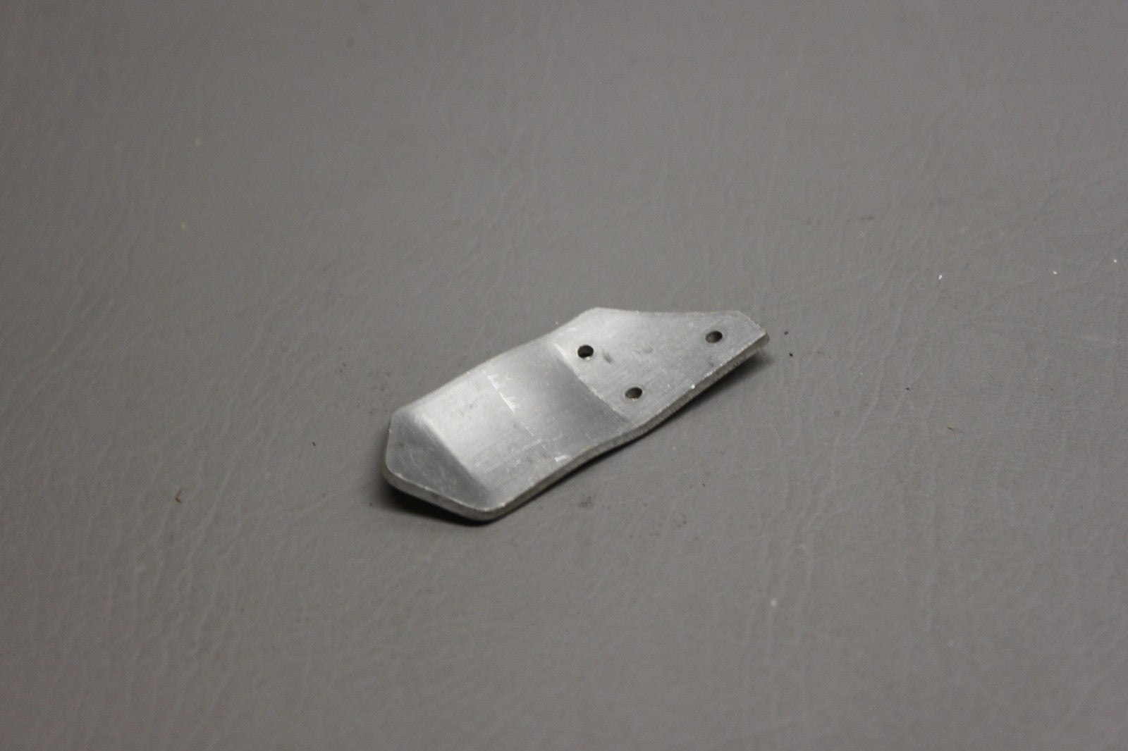 0752013-2 Cessna 182 Nose Cowl Clip
