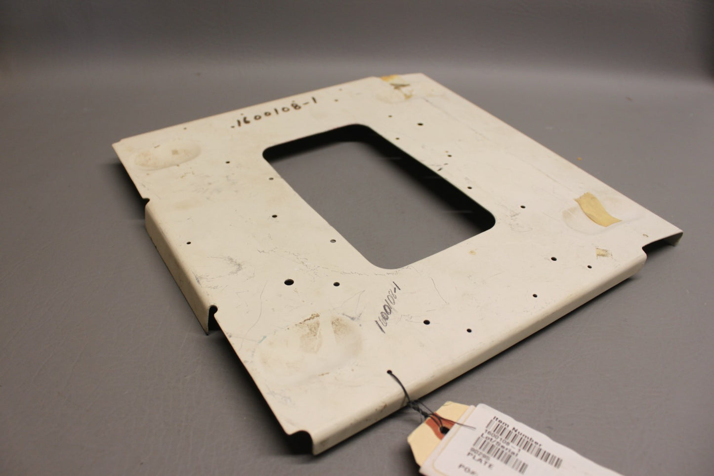 1600108-1 Cessna Plate