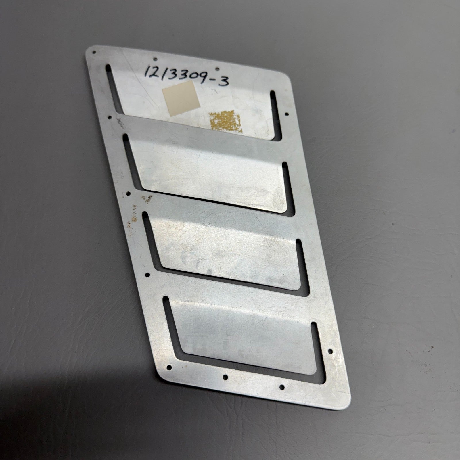 1213309-3 Cessna Cowl Louver