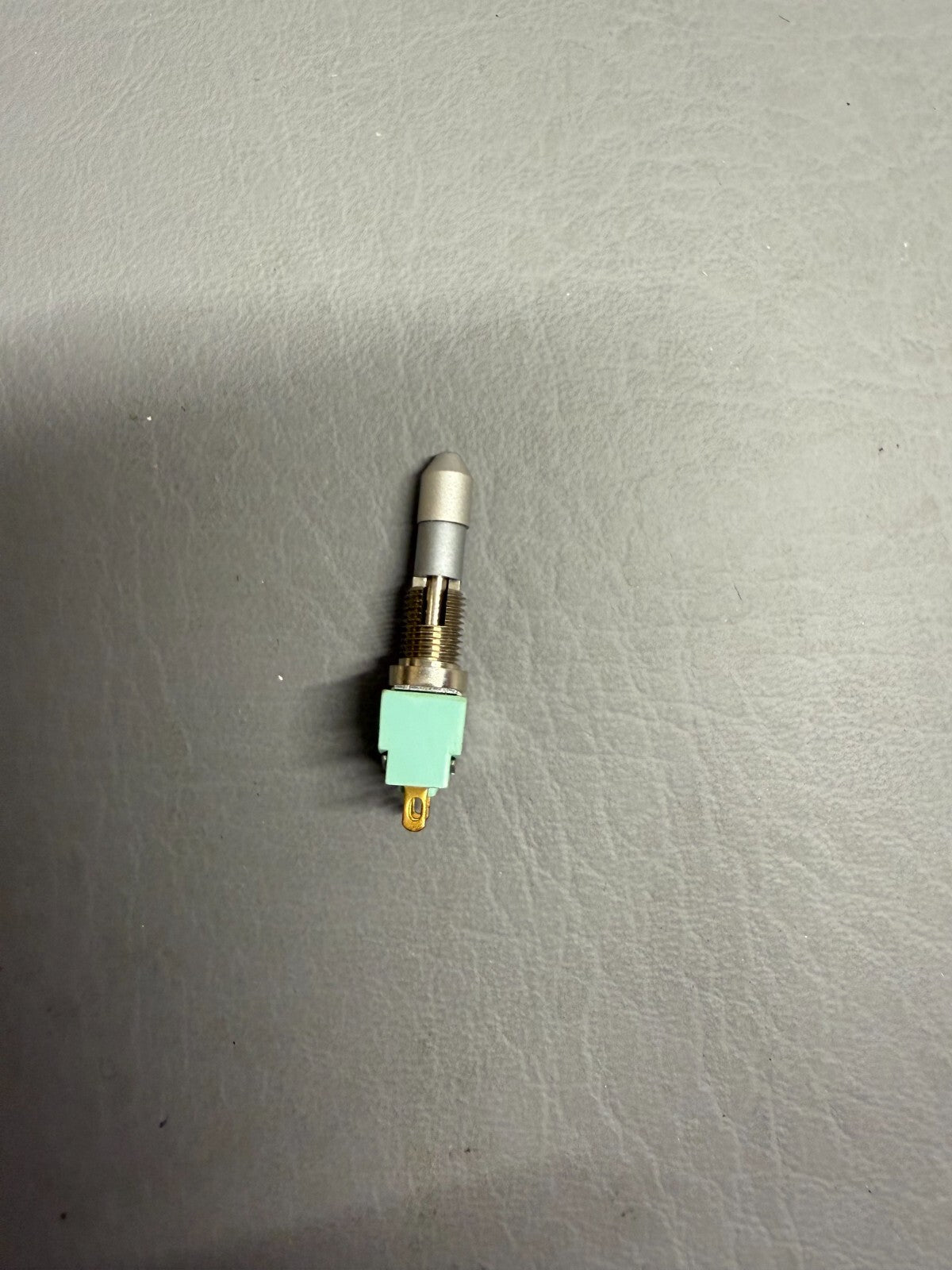 587-956 Piper Switch