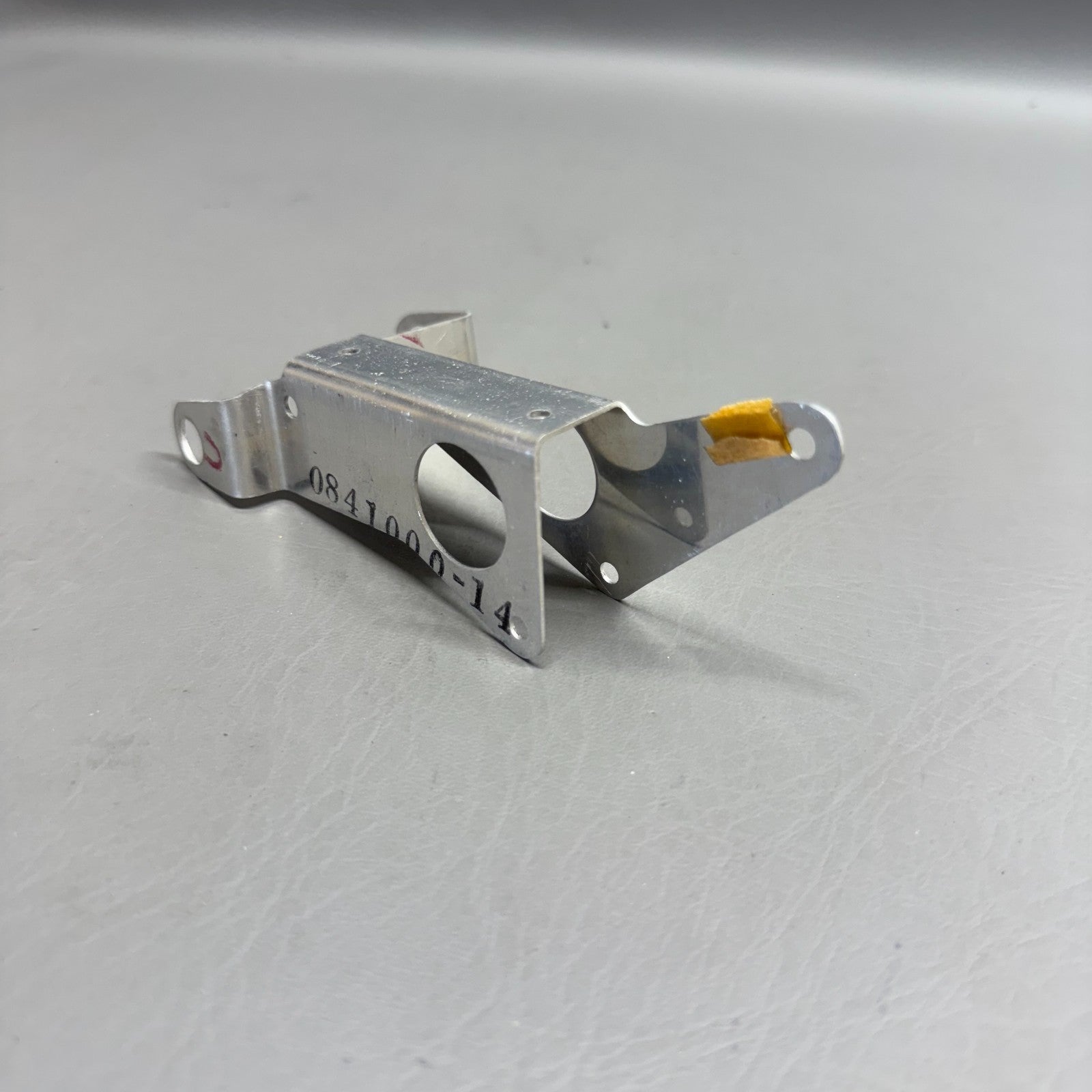 0841000-14 Cessna Bracket