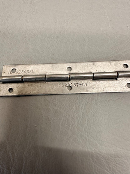 1250839-20 Cessna Hinge