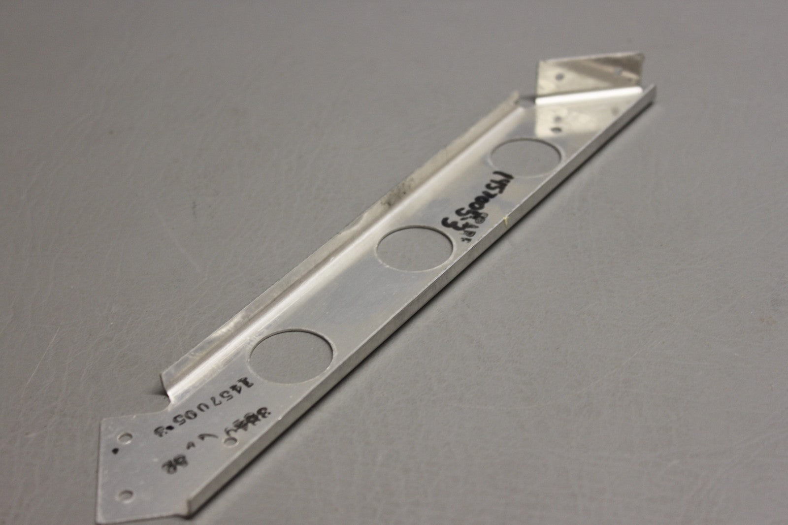 1457005-3 Cessna Bracket