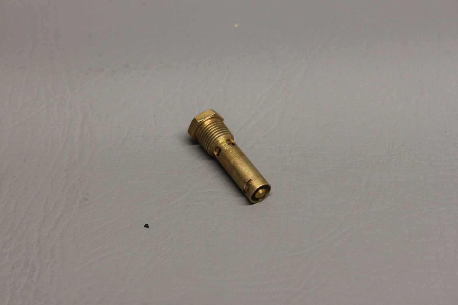 F391-187 Cessna Saf-Air Drain Valve