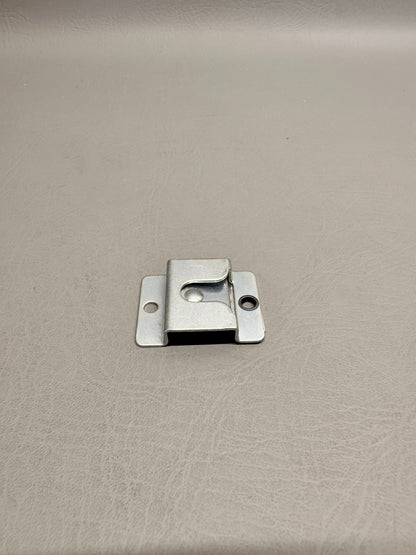 554-686 Piper Clip