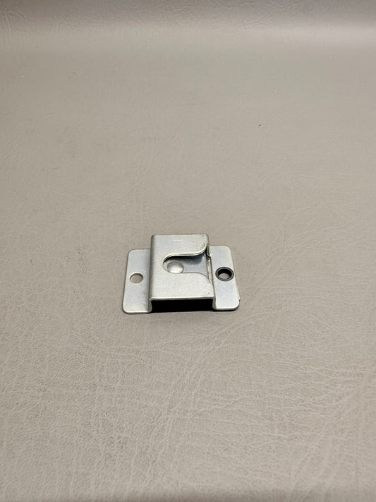 554-686 Piper Clip
