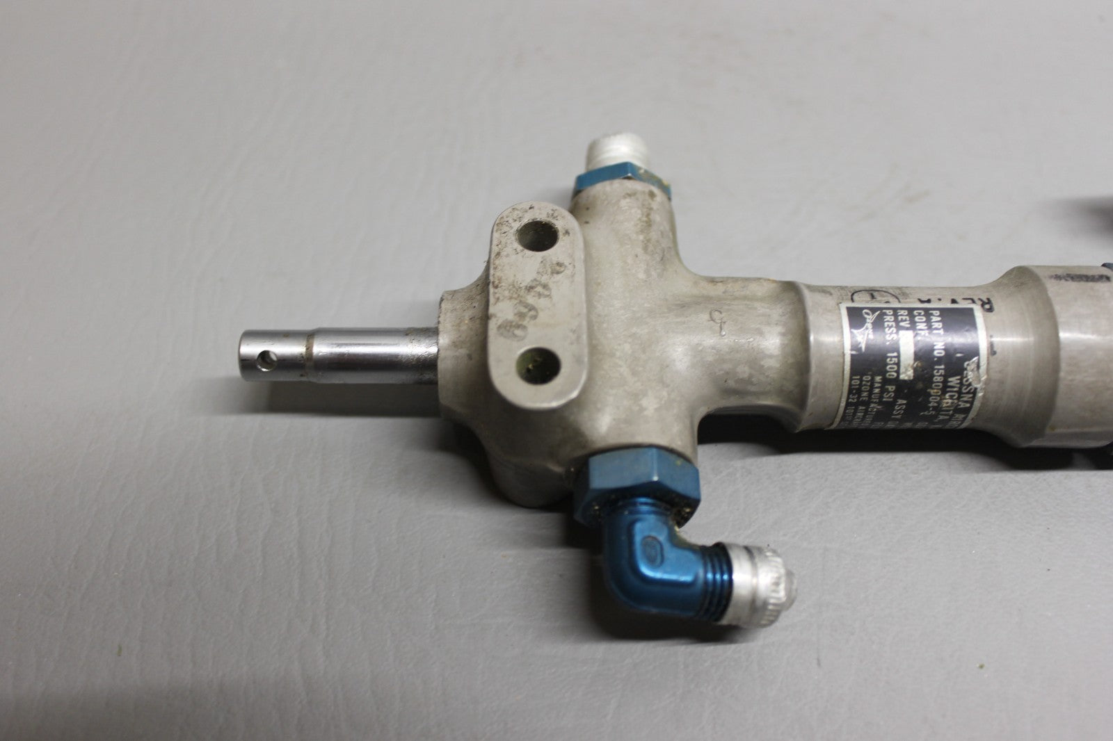 1580004-5 Cessna Hydraulic Actuator Assy