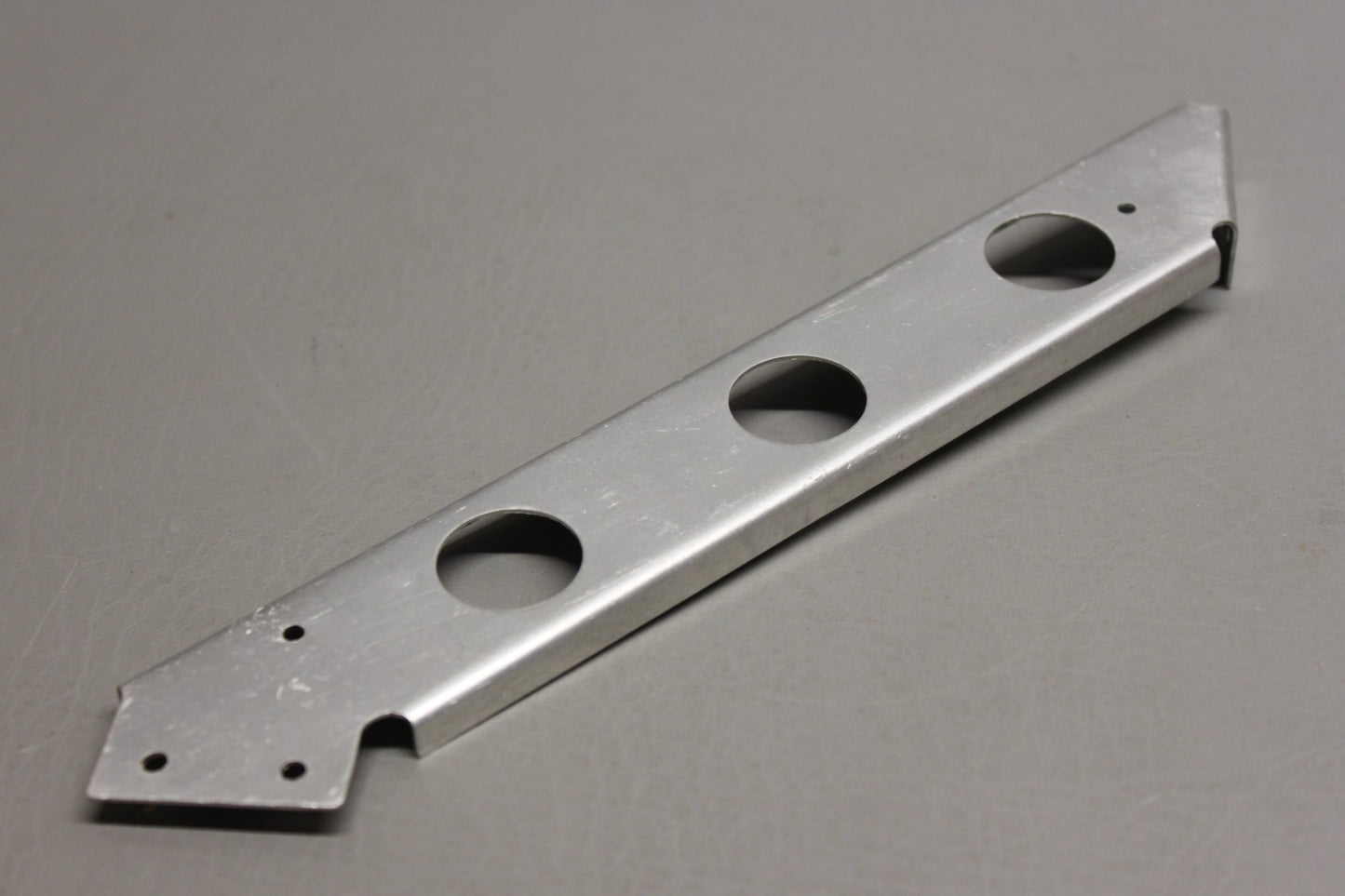 1457005-3 Cessna Bracket
